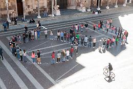 Munari, performance in piazza dedicata a Fabio Moreni