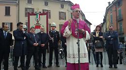 La citt&agrave; d&agrave; il benvenuto a monsignor Gianotti