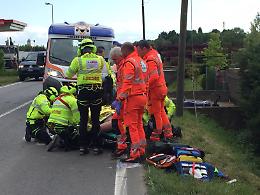 Scontro tra auto e moto, ferito centauro 50enne