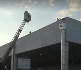 Composad, scendono dal tetto gli ultimi sei ex lavoratori