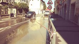 Altra tubatura rotta, allagata via Cavalli
