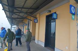Atti vandalici, treno soppresso e ira dei pendolari