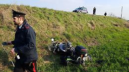 Fuori strada in moto, grave un centauro 38enne