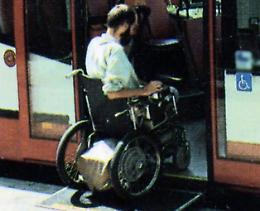 Barriere mobili, mezzi pubblici vietati ai disabili