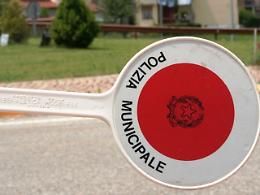 Auto ibrida e fototrappola: i Comuni in cerca di fondi