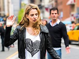 Approvata la legge anti-catcalling in Inghilterra: carcere fino a due anni