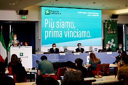 Vaccinazioni 75-79 anni, gi&agrave; 190 mila prenotazioni