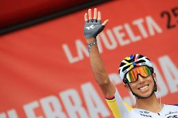 Bernal vince 16^ tappa della Vuelta, neutralizzazione ai -8 Km