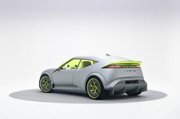 Hyundai IONIQ 3 debutta tra le berline elettriche compatte