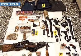 Sequestrati a 49enne di Torino 12 kg di droga e arsenale