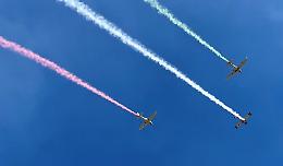 Tre frecce nel cielo per il Day Hospital Oncologico