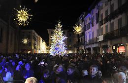 La magia di 60mila  luci a led: «Ecco il Natale dei record»