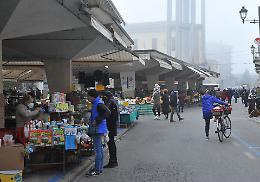 Nodo mercato: «Non resti così. I banchi in altra zona»