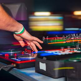 Serata musicale a Pandino con dj set e mercatini