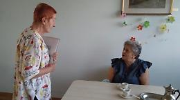 Il «thriller» in casa di riposo, i nonni della Zucchi Falcina sono gli attori