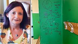 Scritte volgari negli spogliatoi femminili, un plebiscito per la preside Dall'Asta
