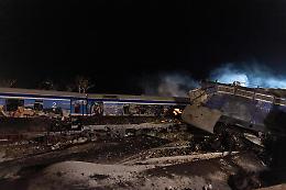 Grecia: scontro tra due treni, almeno 32 morti e 85 feriti