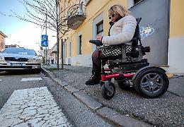 Disabilit&agrave;, in centro storico &laquo;shopping impossibile&raquo;