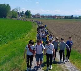 'Mettiamo pace',  centinaia di persone  alla camminata in campagna