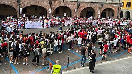 Camminata dell'Avis: una fiumana di bambini, volontari e prof per le vie del borgo