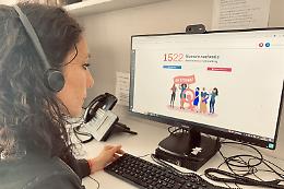 1522, come funziona il numero nazionale antiviolenza e antistalking