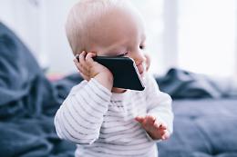 Prima infanzia e dispositivi elettronici: come prevenire i danni
