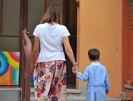 È sì al tavolo per non dividere i bimbi