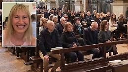 Canti e dolcezza per l'ultimo saluto a Vivide