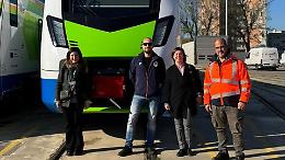 Treni con la livrea Milano-Cortina, gli assessori Pasquali e Zanacchi in visita all'impianto di Trenord