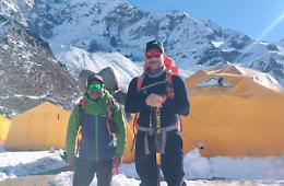 La scalata in Nepal di Ruffoni: «Grandissima emozione arrivare in vetta»