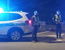 Notte di tensione nel centro storico: forze dell'ordine in azione