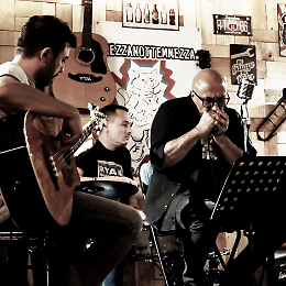 Blues & Roll Acoustic Night con il live dei Mezzanottemmezza