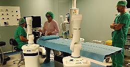 Il robot chirurgo &egrave; pi&ugrave; preciso dell&rsquo;uomo