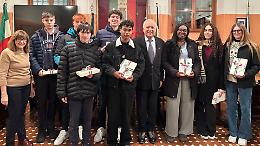 Consegnata la Costituzione a ventuno neo-maggiorenni