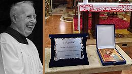 Sagrestano da pi&ugrave; di settant&rsquo;anni: festa per Agostino Morenghi