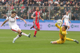 La Cremonese lotta fino in fondo, ma cede negli ultimi minuti: allo Zini passa il Milan 2-0