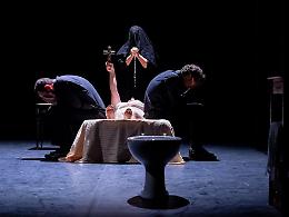 L'angelo del focolare: danza onirica sull'inferno familiare