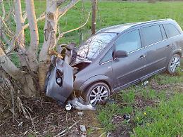 Fuori strada con l&rsquo;auto: tre feriti lungo la provinciale 35