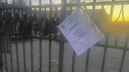 Tomba devastata e resti incendiati: shock al cimitero di Persico