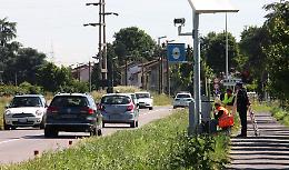 Fuoristrada vicino all'autovelox, 57enne ferita e traffico in tilt