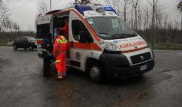 Lite per il passaggio in auto, bastonata in fronte