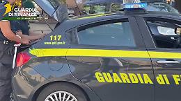 Droga nascosta nelle buste delle patatine, due arresti nel Nisseno