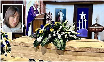 L&rsquo;ultimo saluto a Klizia: centinaia di persone alla chiesa di Cavatigozzi