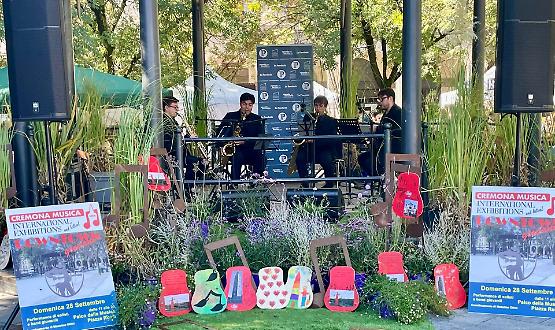 Il centro in festa per le Invasioni Botaniche: colori, profumi e musica