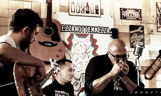 Blues & Roll Acoustic Night con il live dei Mezzanottemmezza