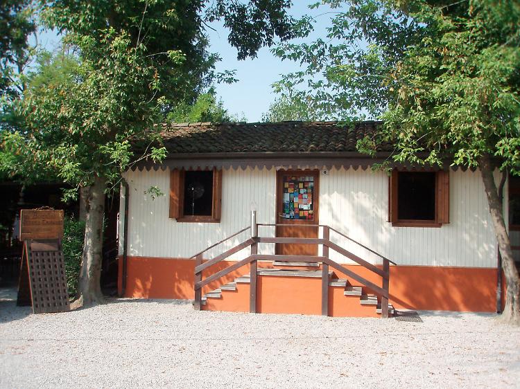 Furto da Bortolino, spariscono soldi e salumi