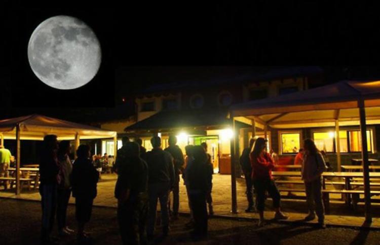 'Notti di Luna nera': Un'escursione per provare l'emozione del buio vero 