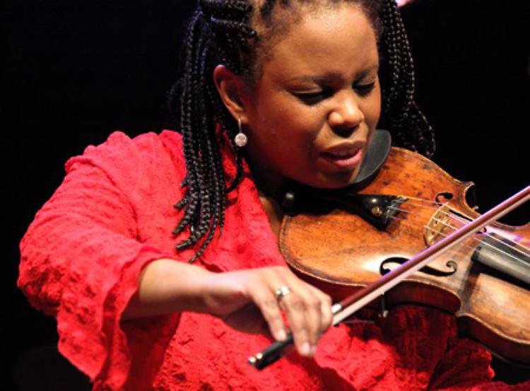 Stasera la violinista Regina Carter al Blue Note di Milano
