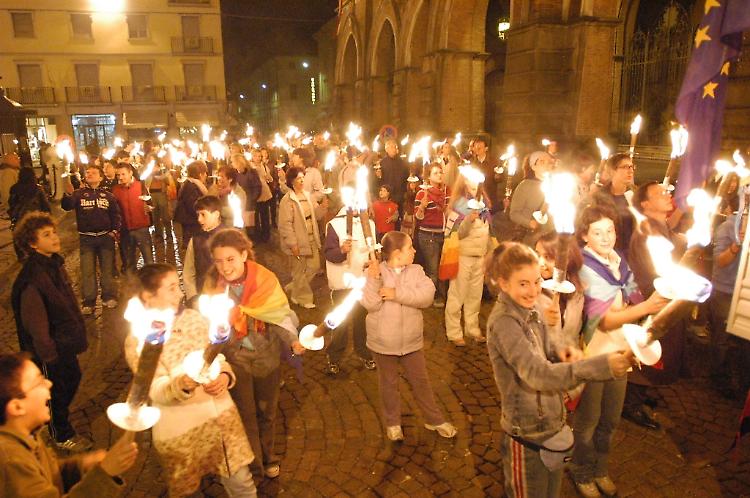 Fiaccolata per la pace il 13 settembre