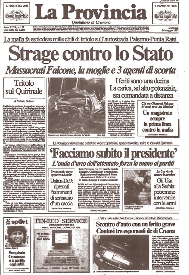Il giudice Giovanni Falcone, la moglie e tre poliziotti della scorta trucidati dalla mafia con mille chili di tritolo